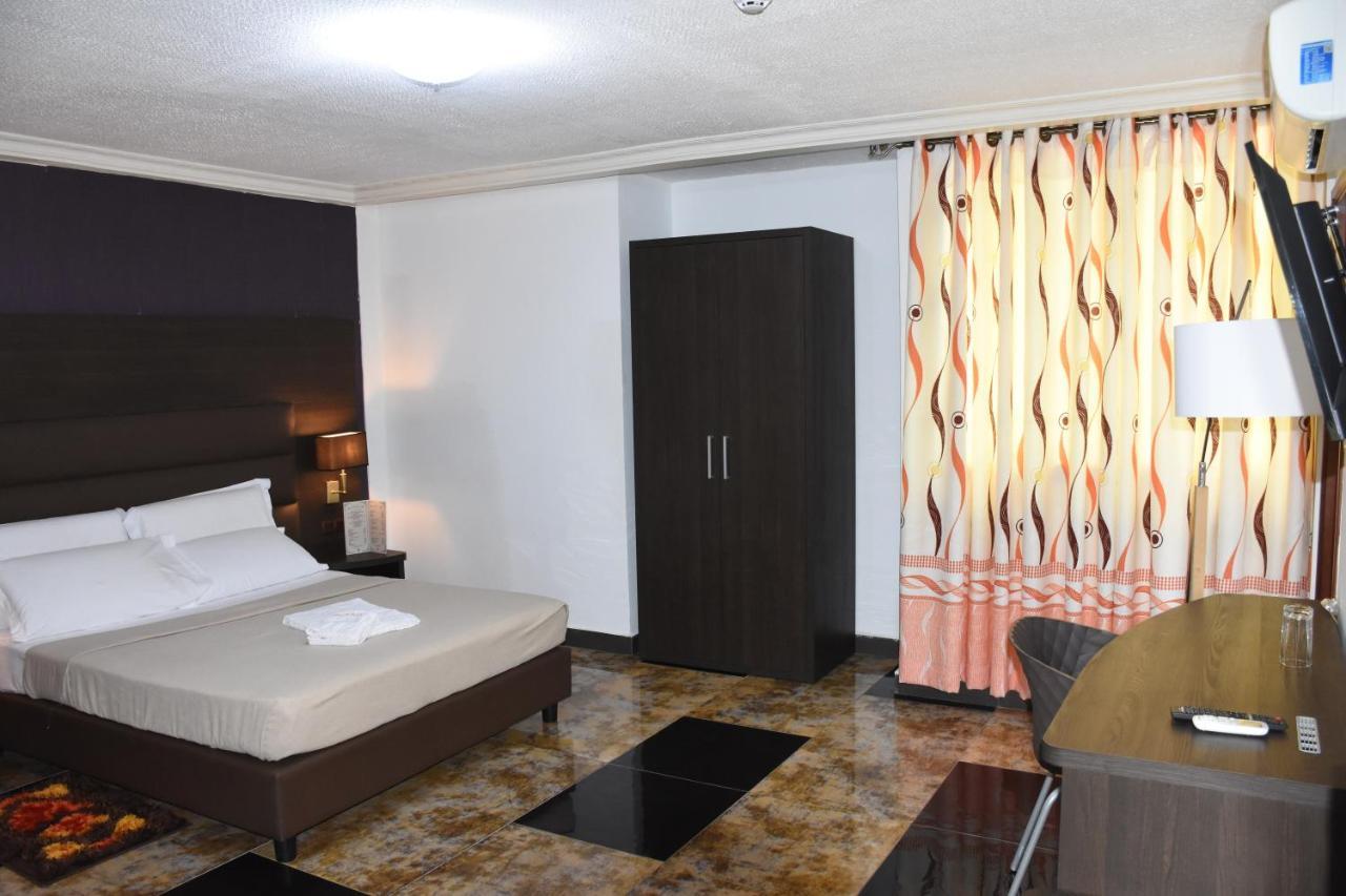New Heaven Hotel Yaoundé Eksteriør billede