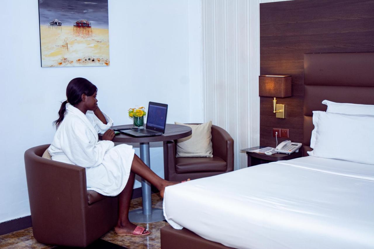 New Heaven Hotel Yaoundé Eksteriør billede