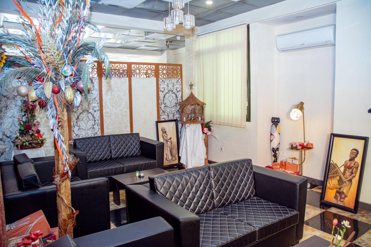 New Heaven Hotel Yaoundé Eksteriør billede