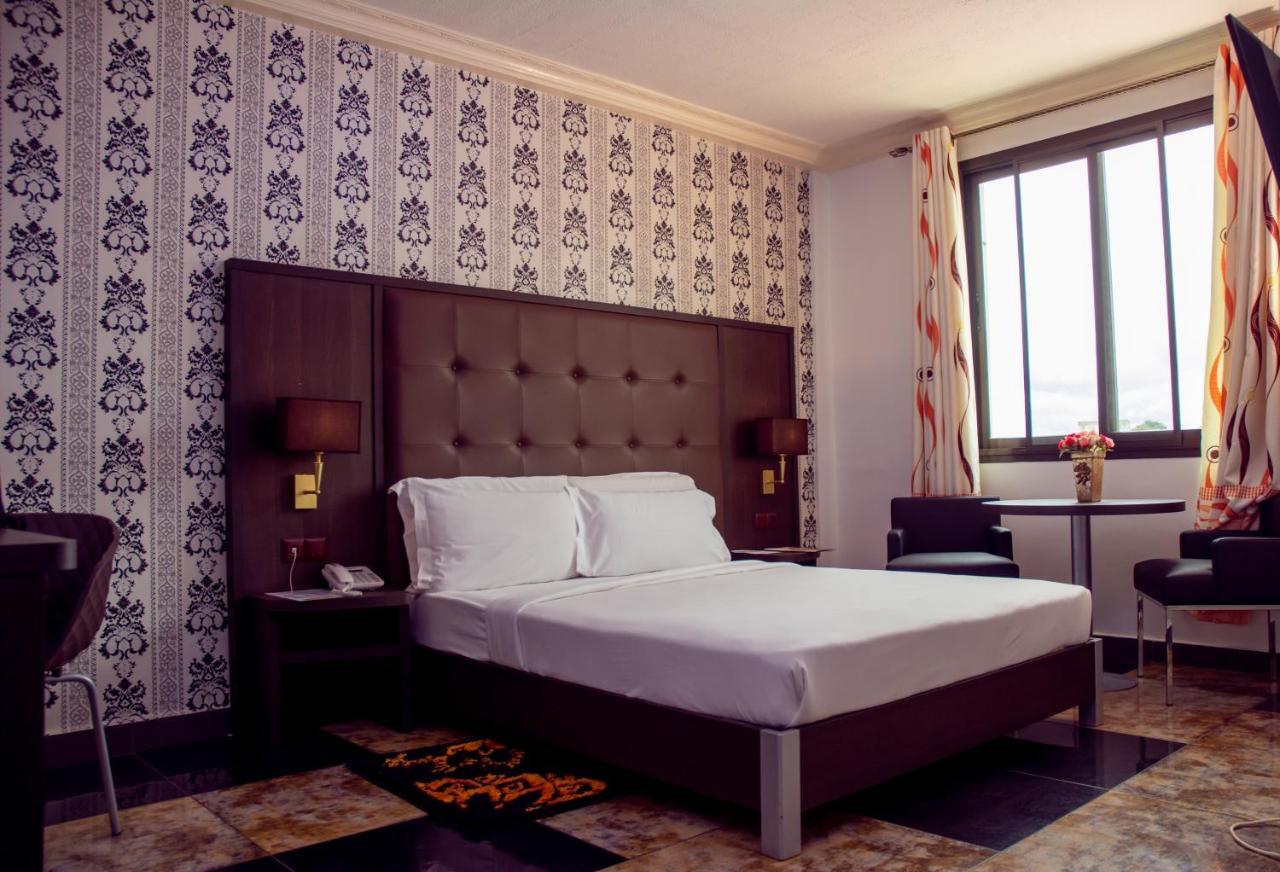 New Heaven Hotel Yaoundé Eksteriør billede