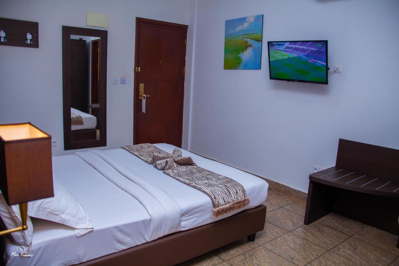 New Heaven Hotel Yaoundé Eksteriør billede